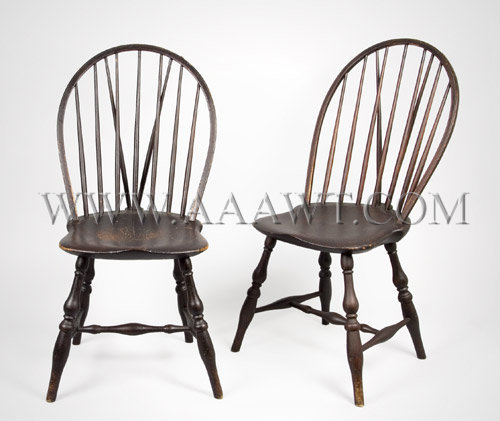 Pair of Windsor Side-Chairs
Bow-Back Brace-Backs
Rhode Island
Circa 1790-1800, pair view